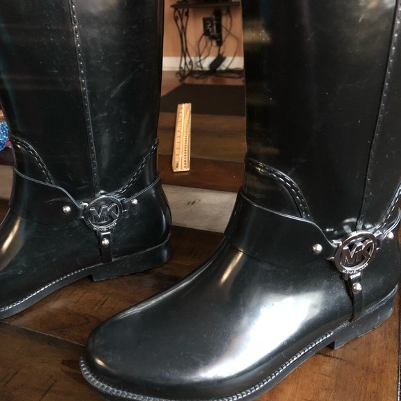 Michael Kors rain boots - Picture 3 of 7